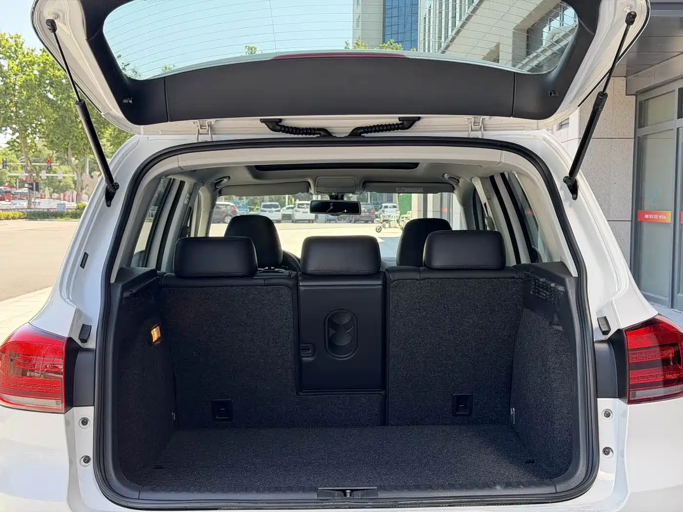 Volkswagen Tiguan 2016 Model 300TSI Automatic 2WD Luxury Edition фото 17