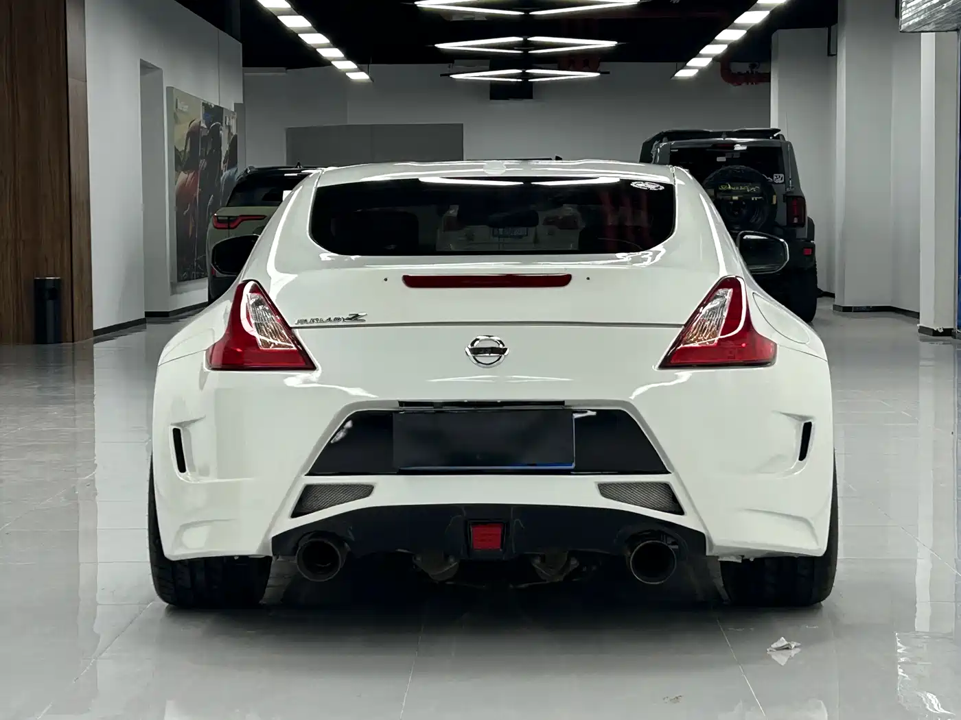 Nissan 370Z 2013 3.7L Coupe фото 4