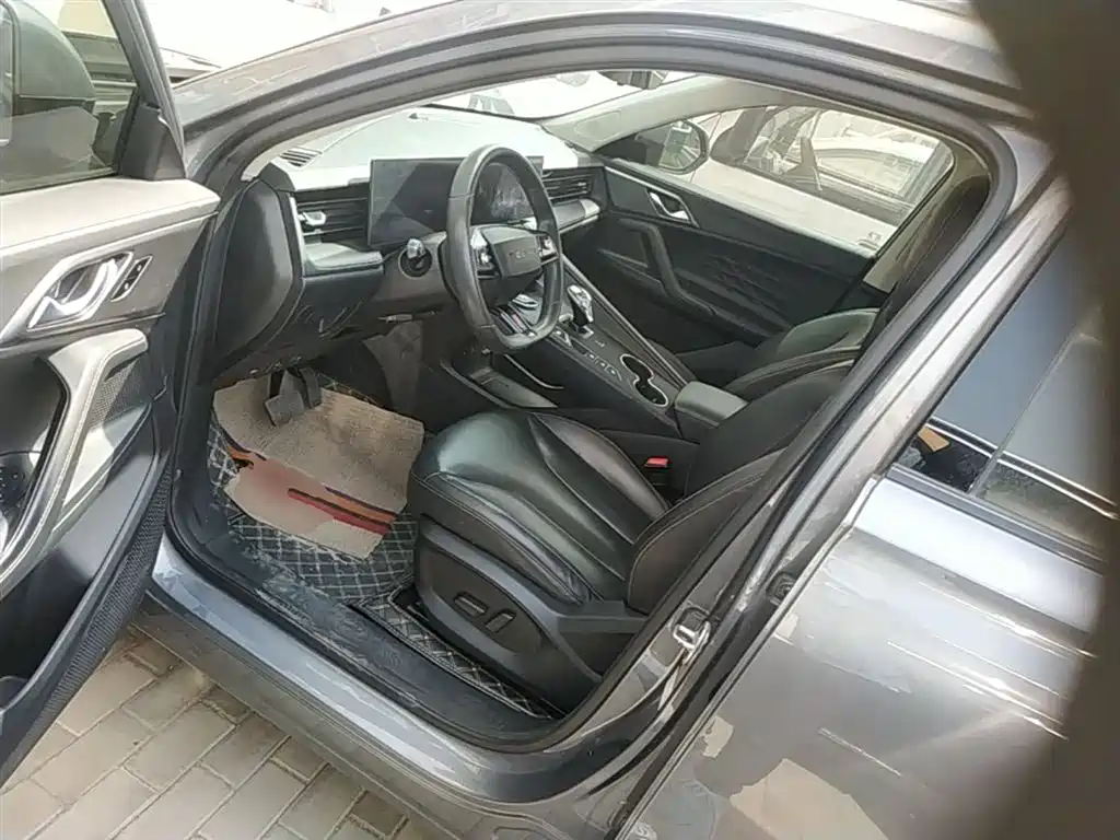 ROEWE RX5 NEW ENERGY