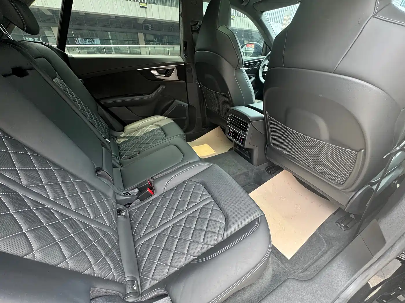 Audi Q8 2022 55 TFSI Exclusive Dynamic фото 9
