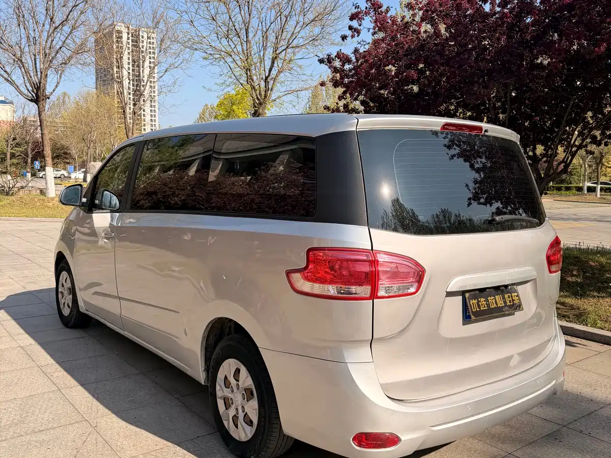 SAIC Maxus Maxus G10 2015 2.0T Automatic Commemorative Edition фото 4