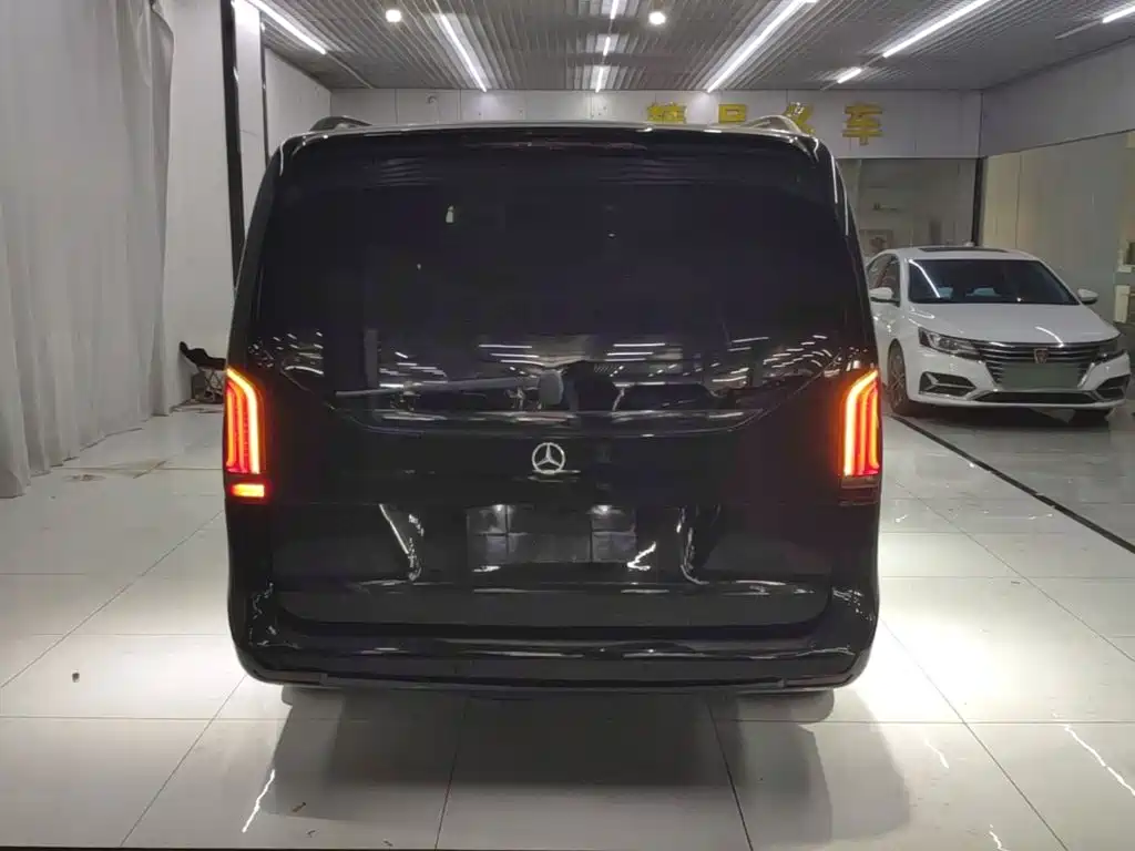 Фото 6 - Mercedes-Benz V-Class