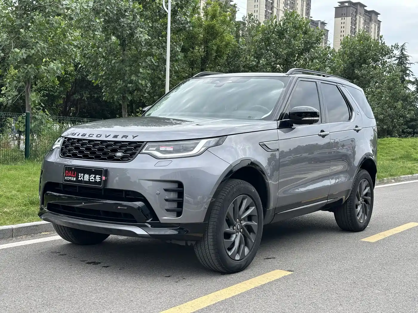 Land Rover Discovery 2023 360PS R-Dynamic SE