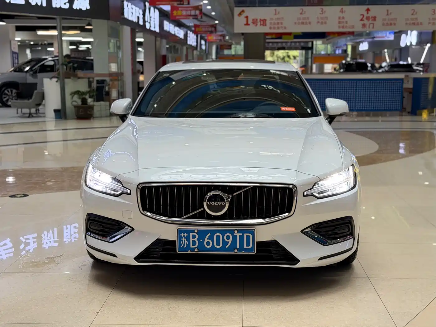 Volvo S60 2024 2025 B4 Smart Elite Luxury Edition