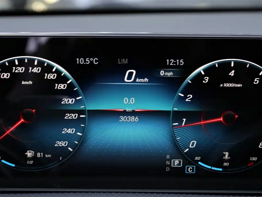 Mercedes-Benz A-Class (Import) 2019 A 200 Fashion Version фото 14
