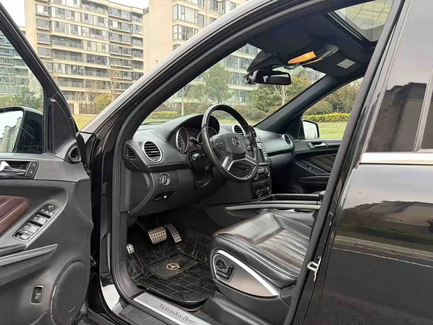 Mercedes-Benz GL-Class 2011 GL 450 Prestige Grand Edition фото 14