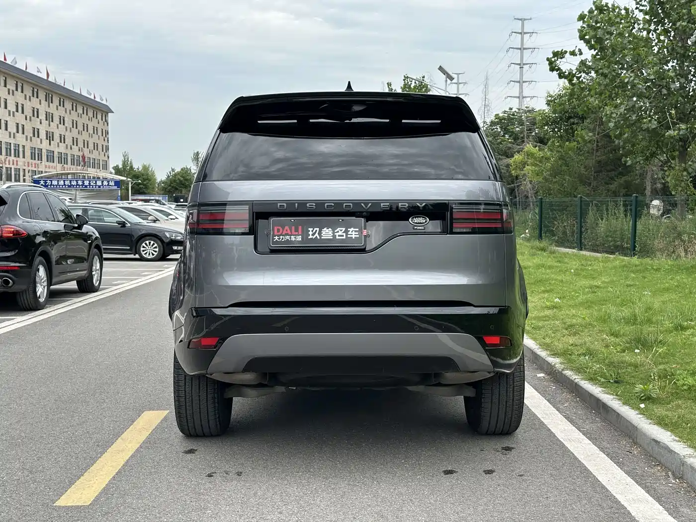 Land Rover Discovery 2023 360PS R-Dynamic SE фото 5