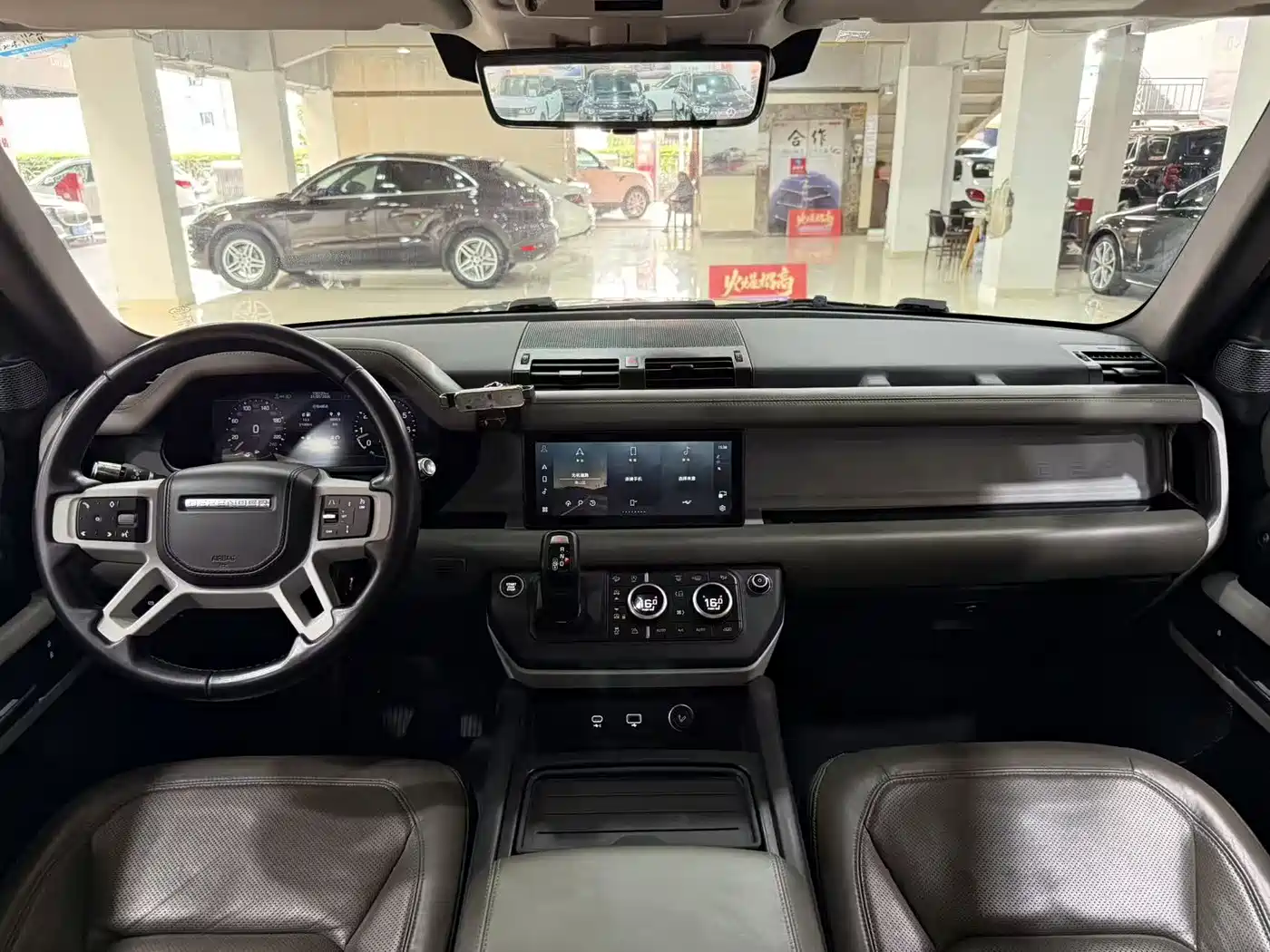 Land Rover Defender 2020 Model 110 P400 HSE фото 5