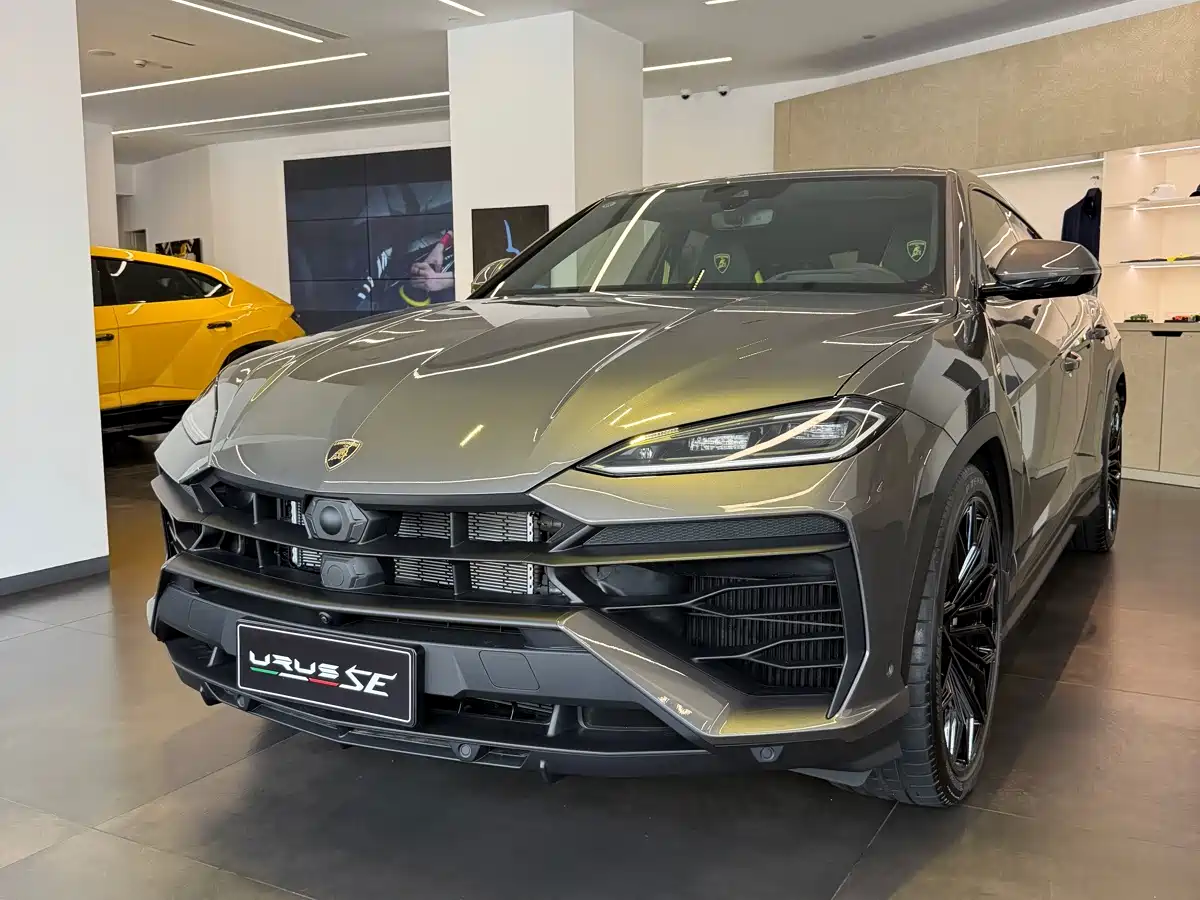 Lamborghini Urus SE  — пригон из Китая