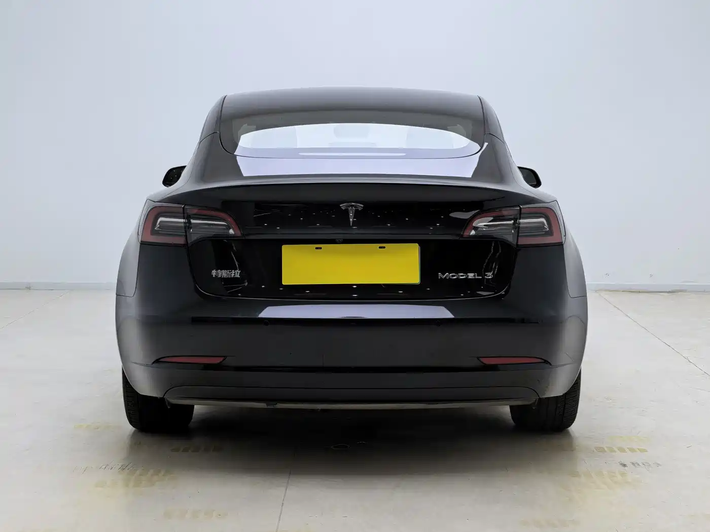 Фото 8 - Tesla Model 3