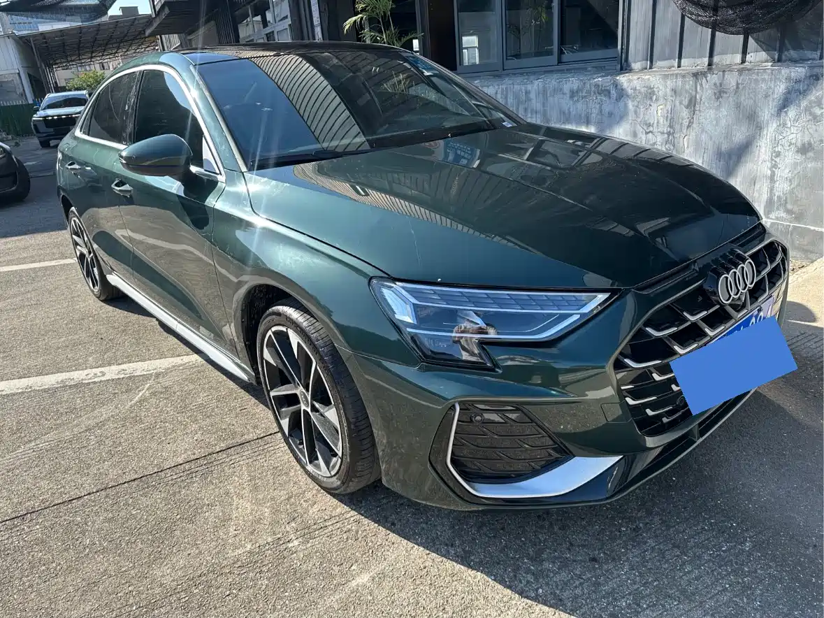 Audi A3 2025 Model A3L Limousine 35TFSI Flying Premium + Luxury Selection Package (Southern Edition) фото 3