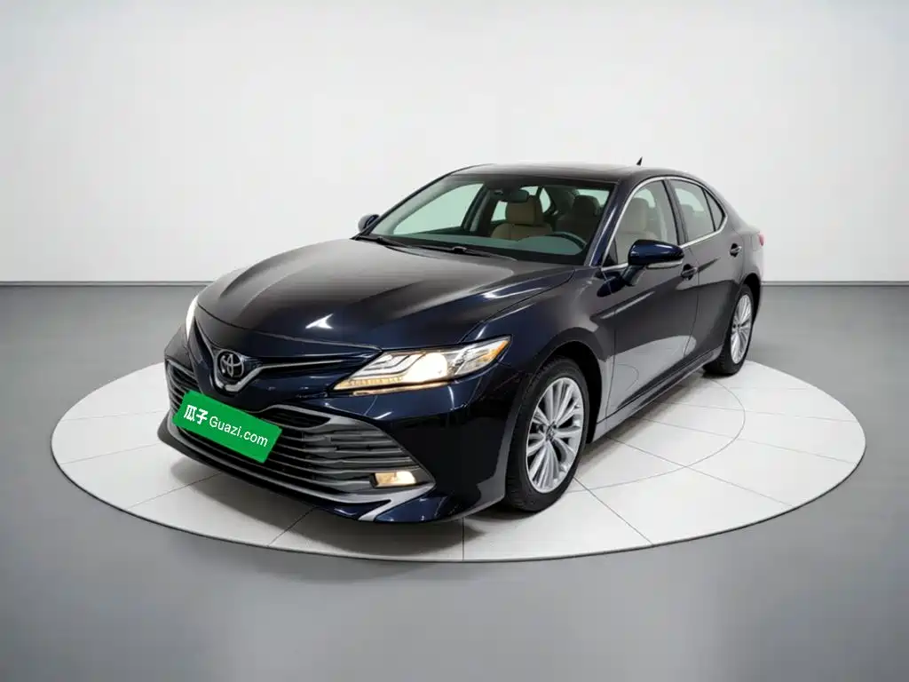 Фото 1 - Toyota Camry