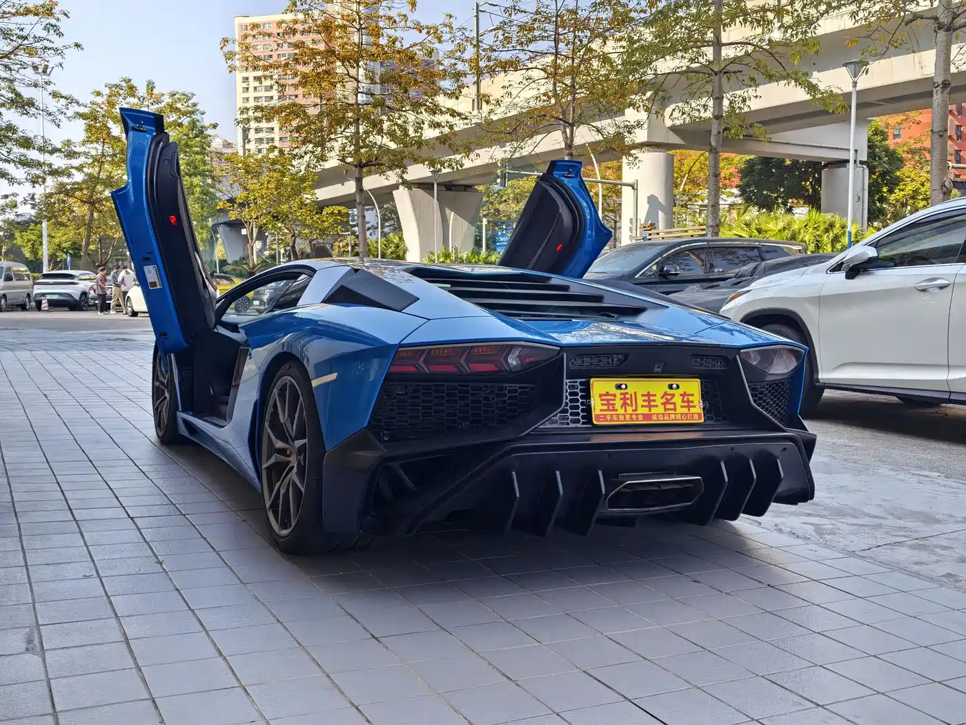 Lamborghini Aventador 2011 LP 700-4 фото 8