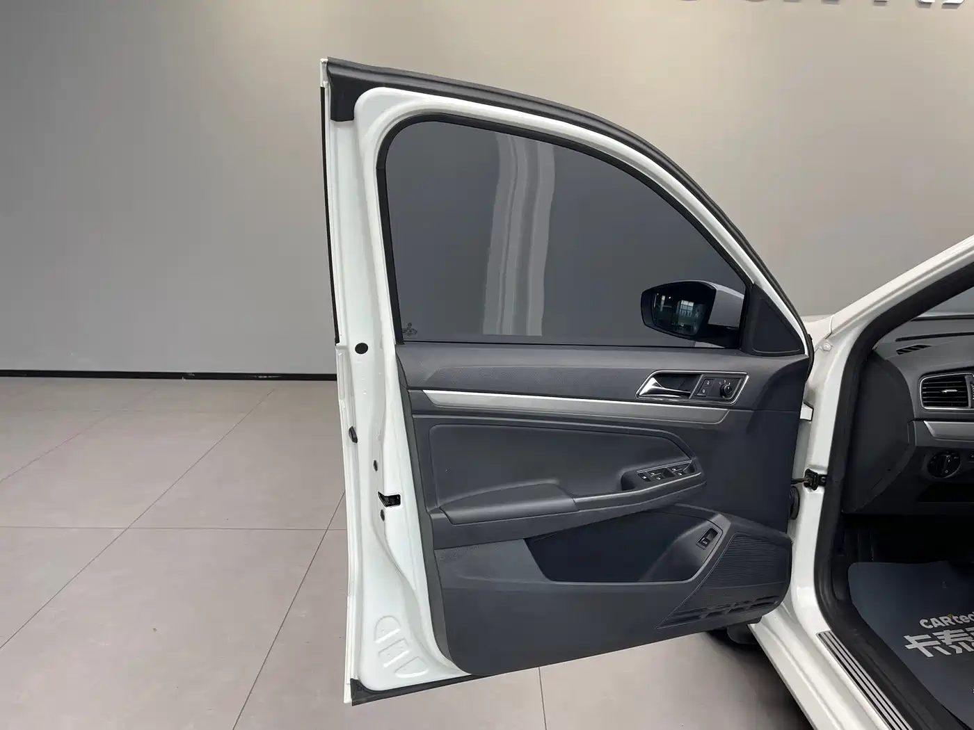 Volkswagen Lavida 2017 230TSI DSG Comfort Edition фото 27