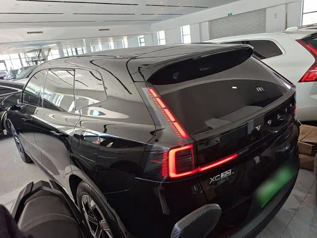 2026 Volvo XC70 Plug-in Hybrid