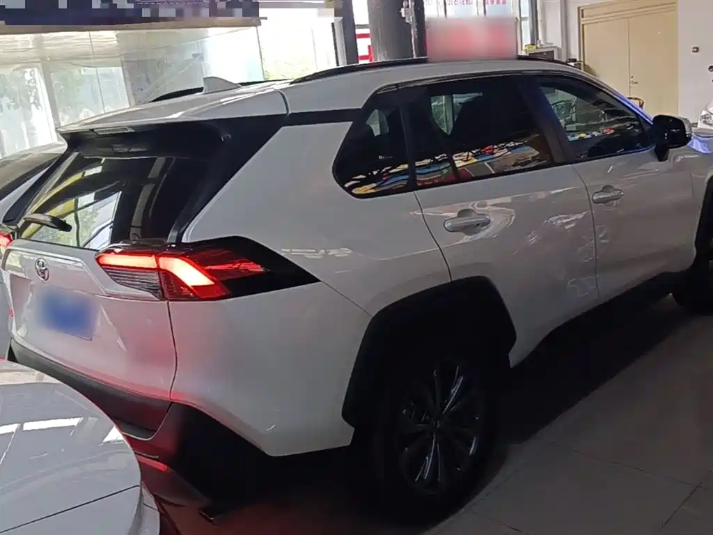 Toyota RAV4 Rongfang 2023 2.0L CVT FWD Style Plus Edition фото 7