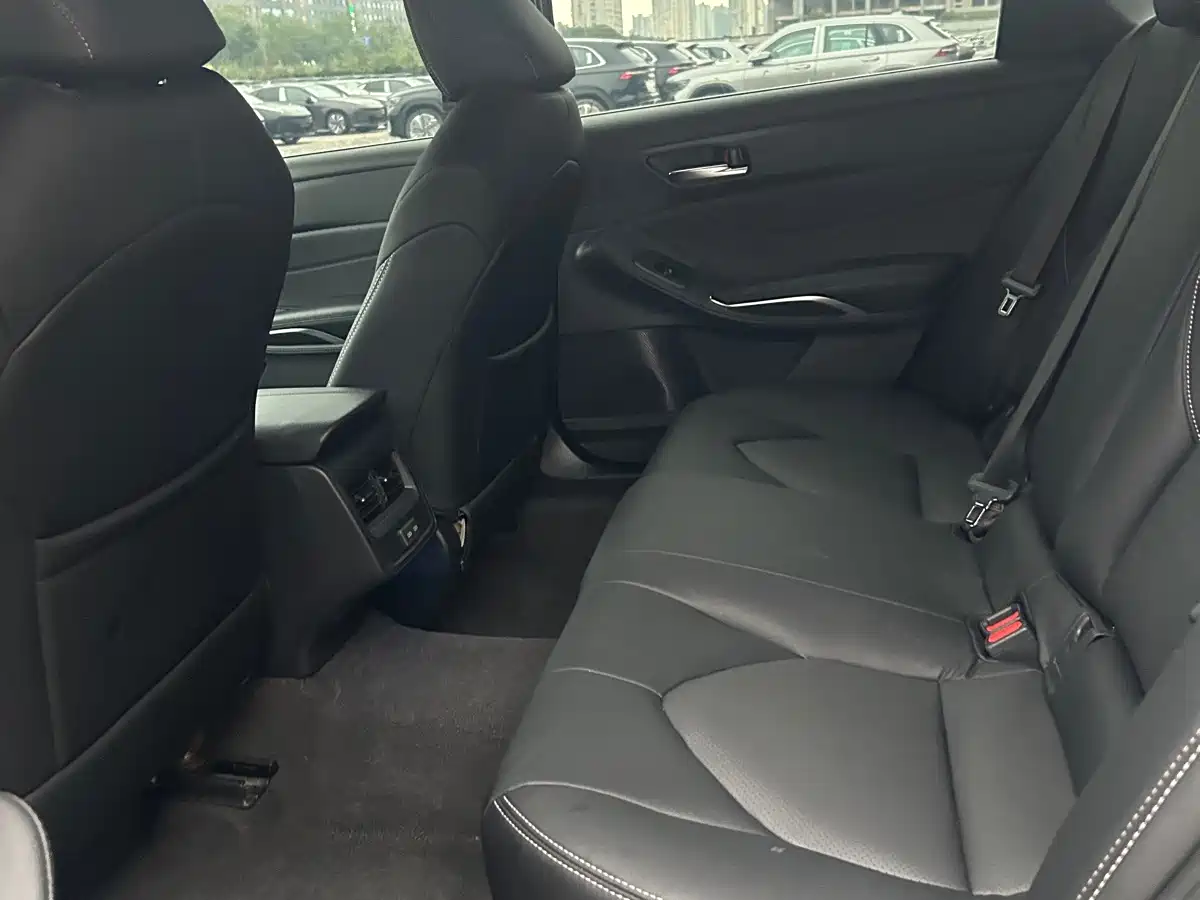 Фото 5 - Toyota Avalon