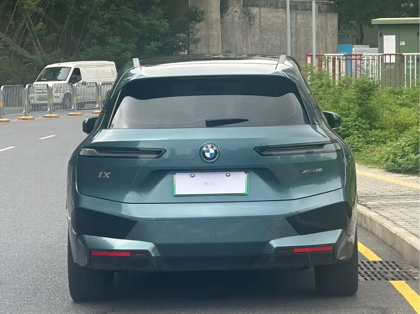 BMW iX 2023 xDrive50 фото 12