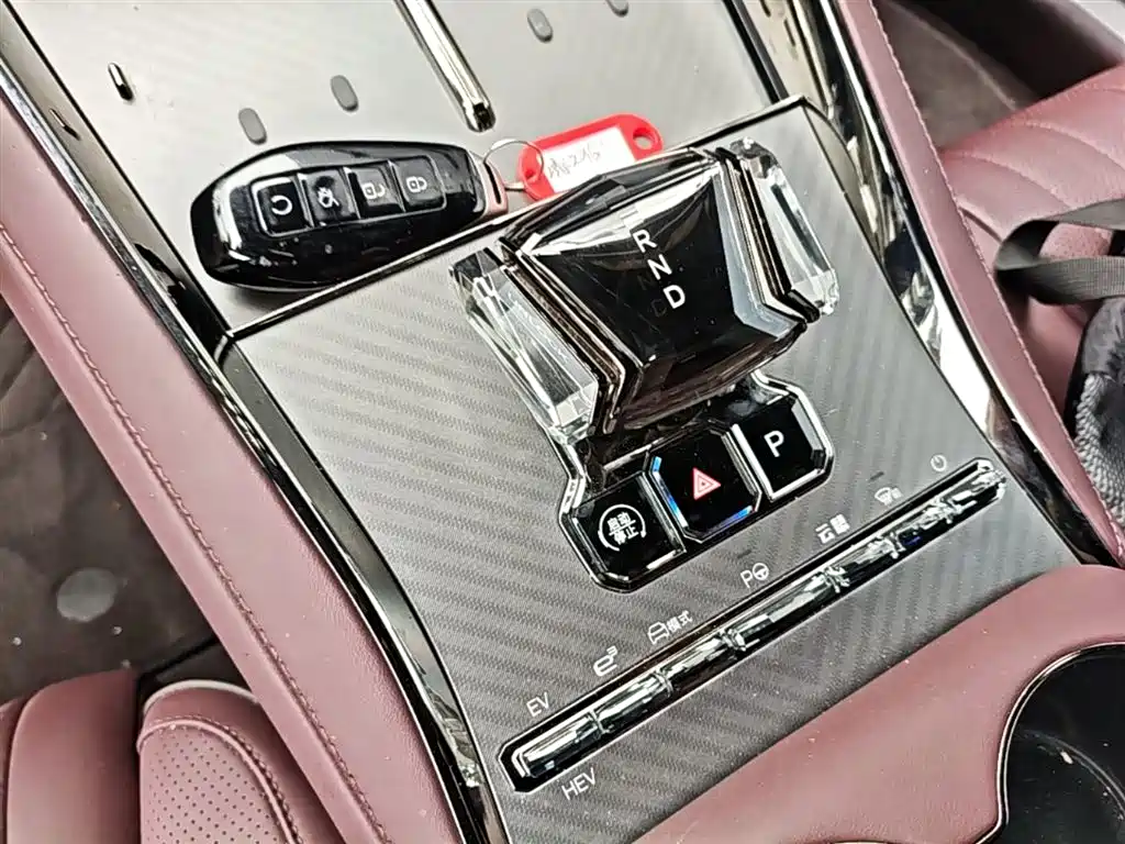 Denza Z9GT 2024 1100 AWD Ultra Edition фото 10