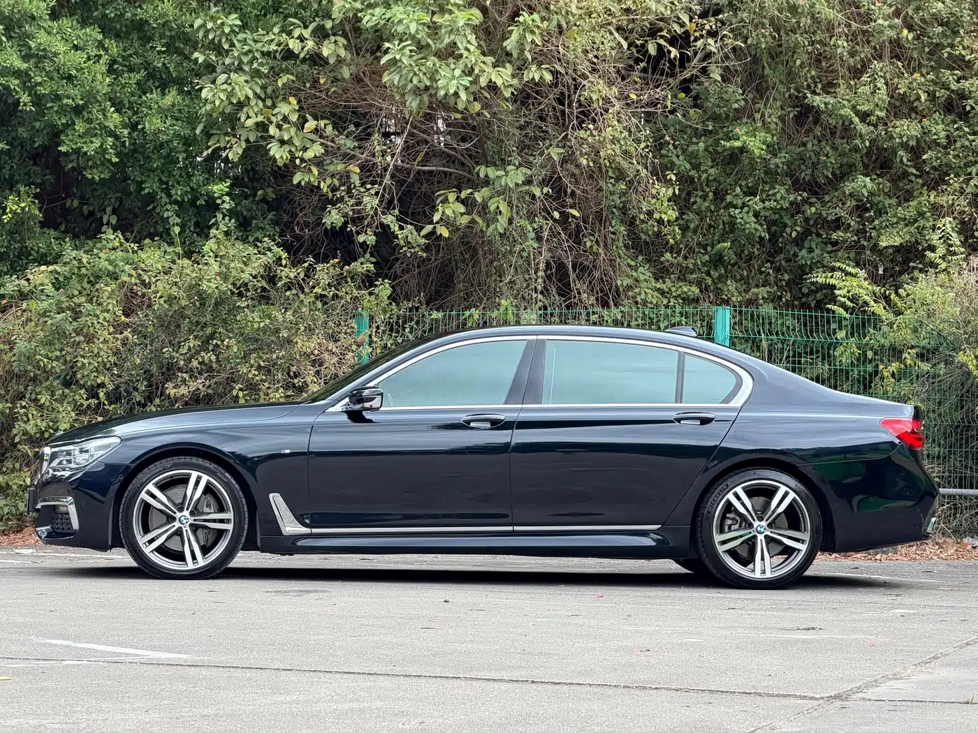 BMW 7 Series 2018 740Li xDrive Premium Type M Sport Package фото 28