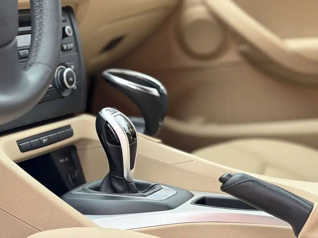 BMW X1 2013 2012 sDrive20i Leading Model