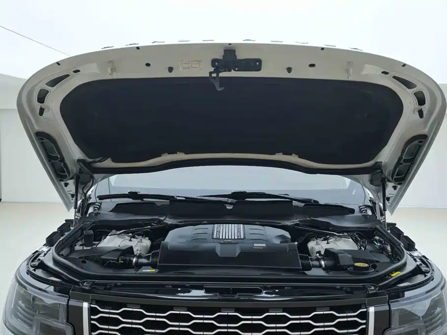 Land Rover Range Rover 2018 3.0 SC V6 Vogue Heritage Edition фото 13