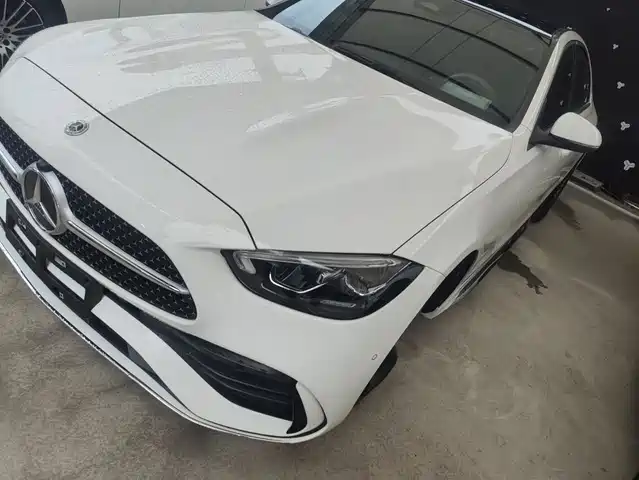 Mercedes-Benz C-Class 2024