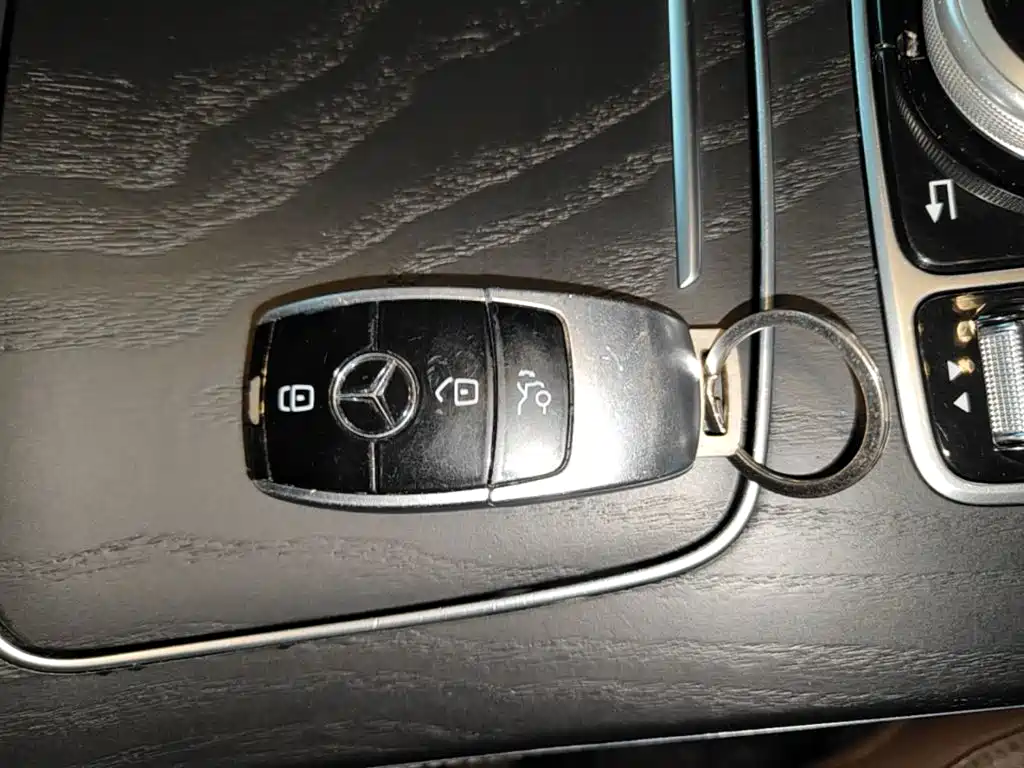 Фото 9 - Mercedes-Benz E-Class