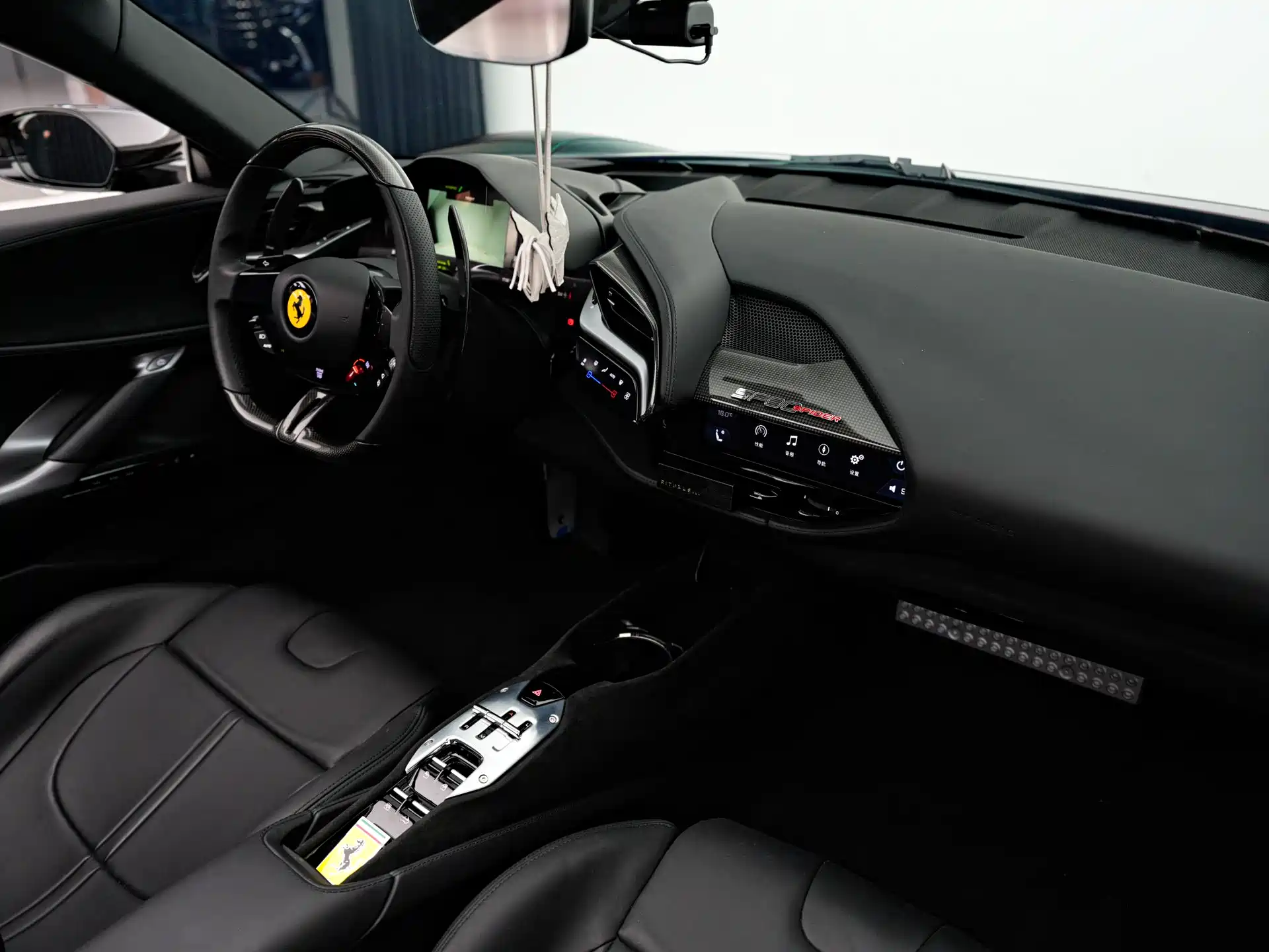 صورة 16 - Ferrari SF90