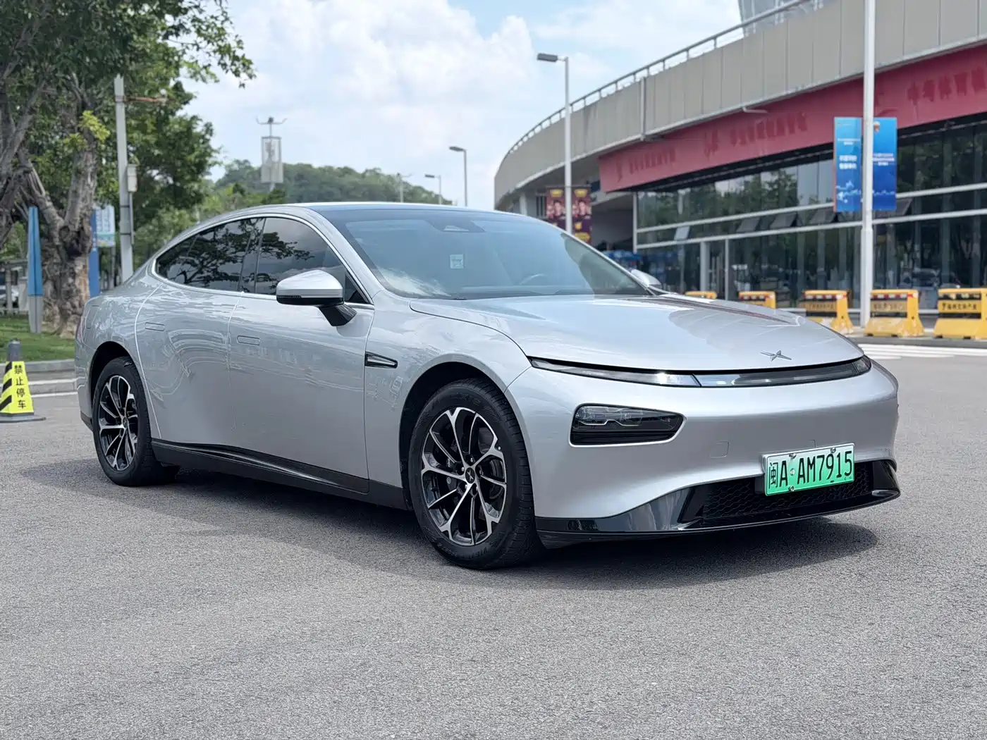 Фото 3 - XPeng P7