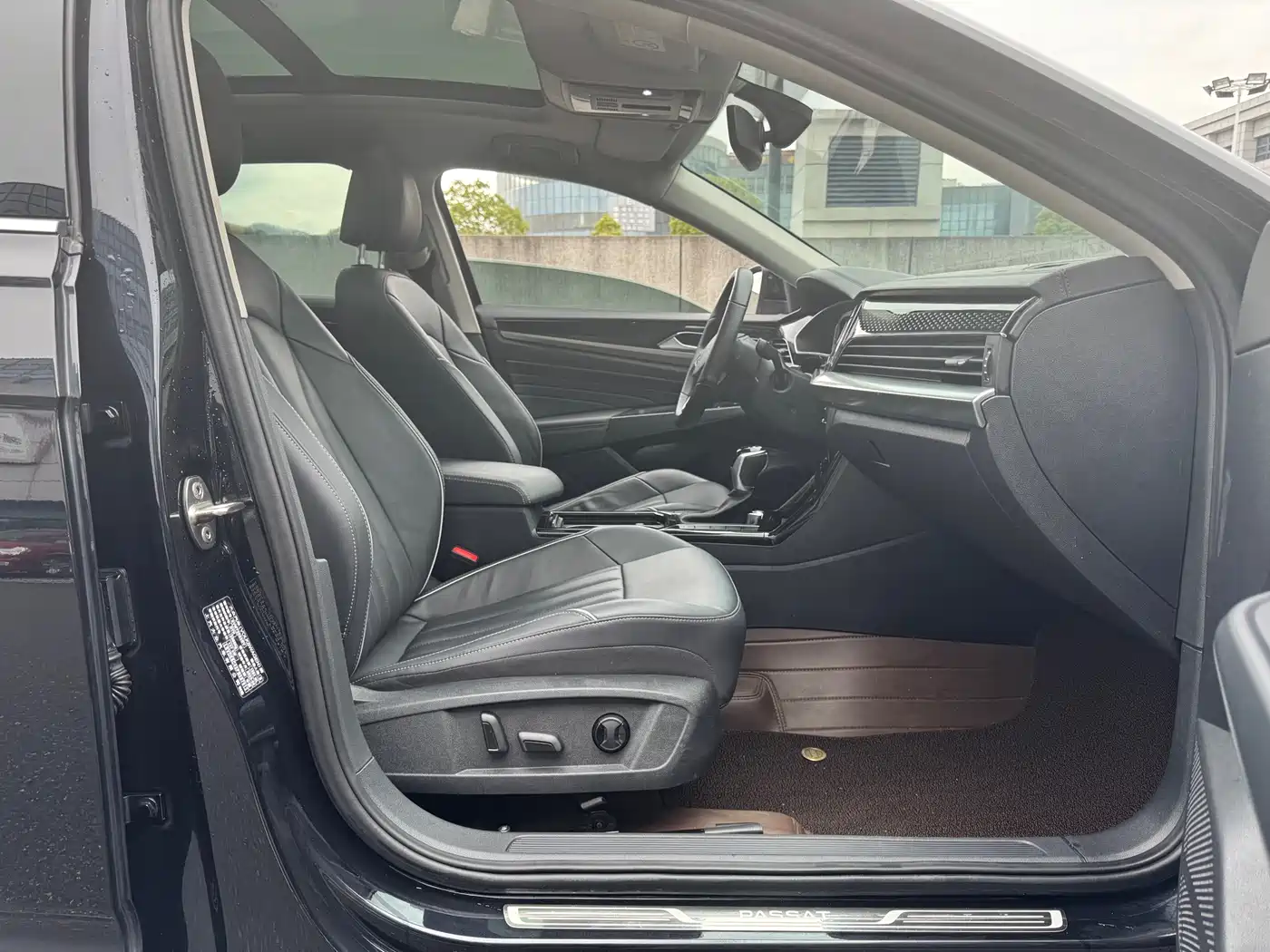 Volkswagen Passat 2023 Facelift 330TSI Starlight Elite Edition фото 7