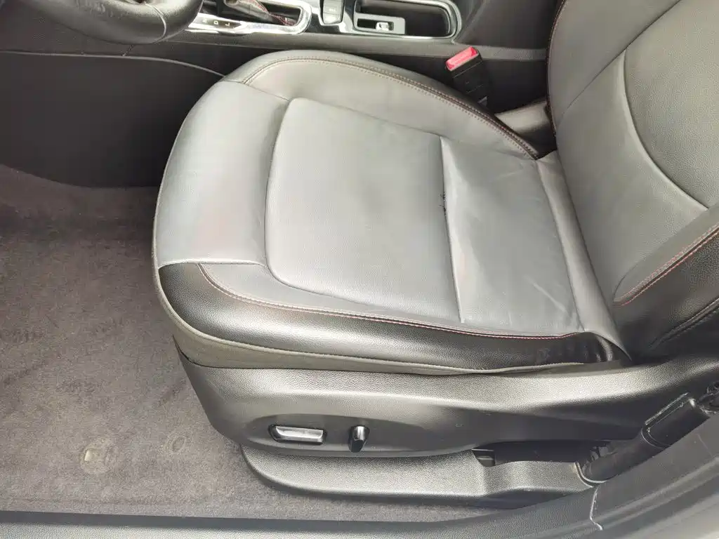 Chevrolet Cruze 2019 2018 Redline 330T Dual-Clutch Leading Edition