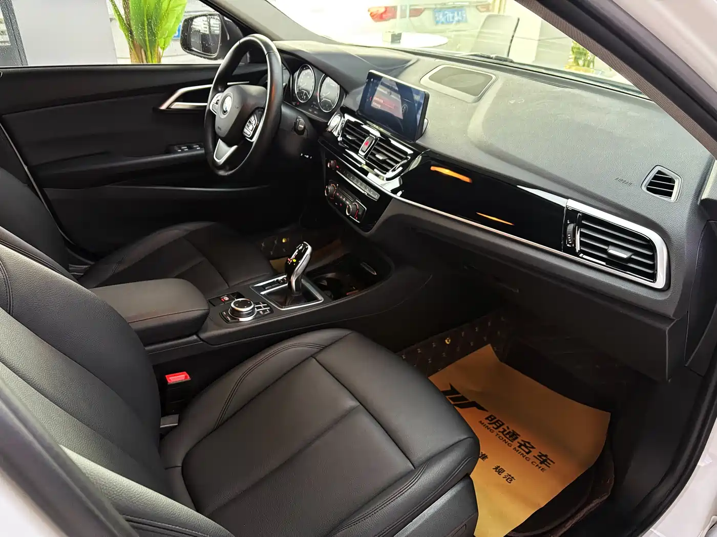 BMW 1-SERIES