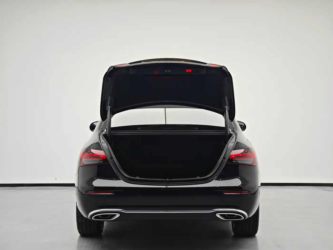 Mercedes-Benz E-Class 2022 Second Facelift E 300 L Luxury фото 5