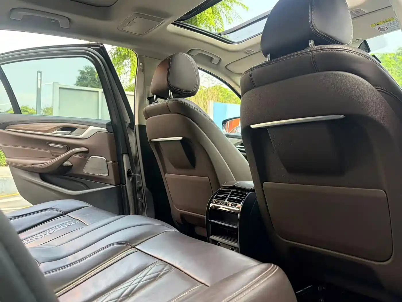 BMW 5 Series New Energy 2019 530Le Luxury Package фото 7