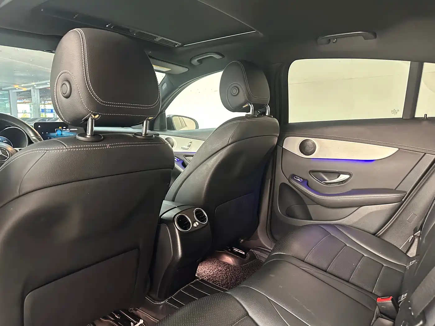 Mercedes-Benz GLC Coupe 2020 GLC 260 4MATIC Coupe SUV фото 12