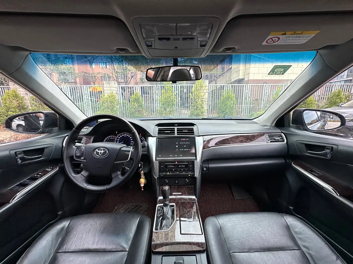 Toyota Camry 2016 2.0G 10th Anniversary Luxury Edition фото 6