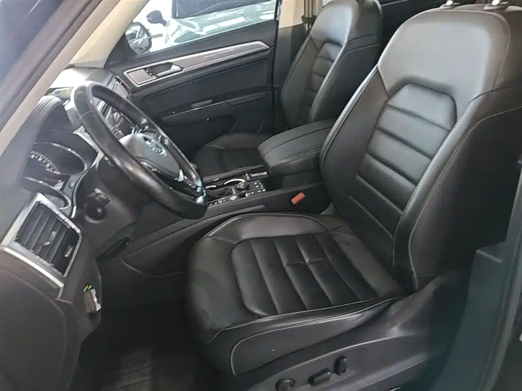 Volkswagen Teramont 2019 380TSI 4WD Luxury Edition China VI фото 15