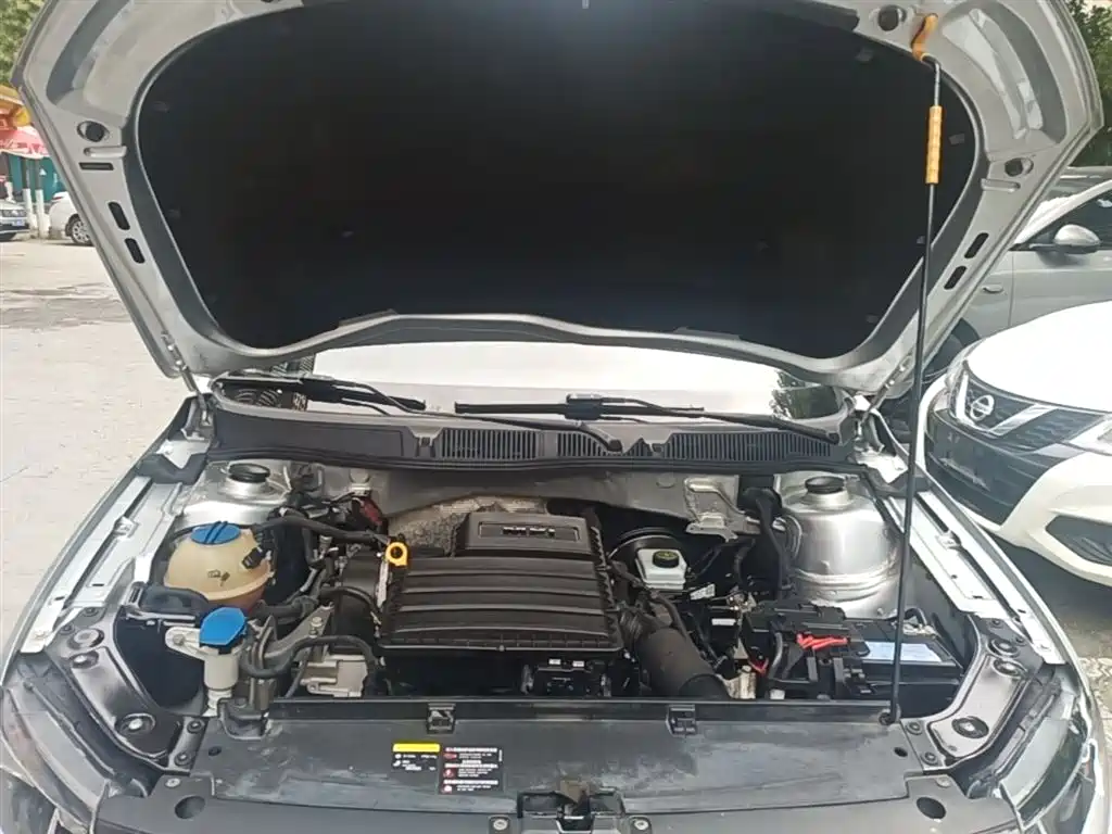 Volkswagen Lavida 2017 1.6L Automatic Comfort Edition фото 19