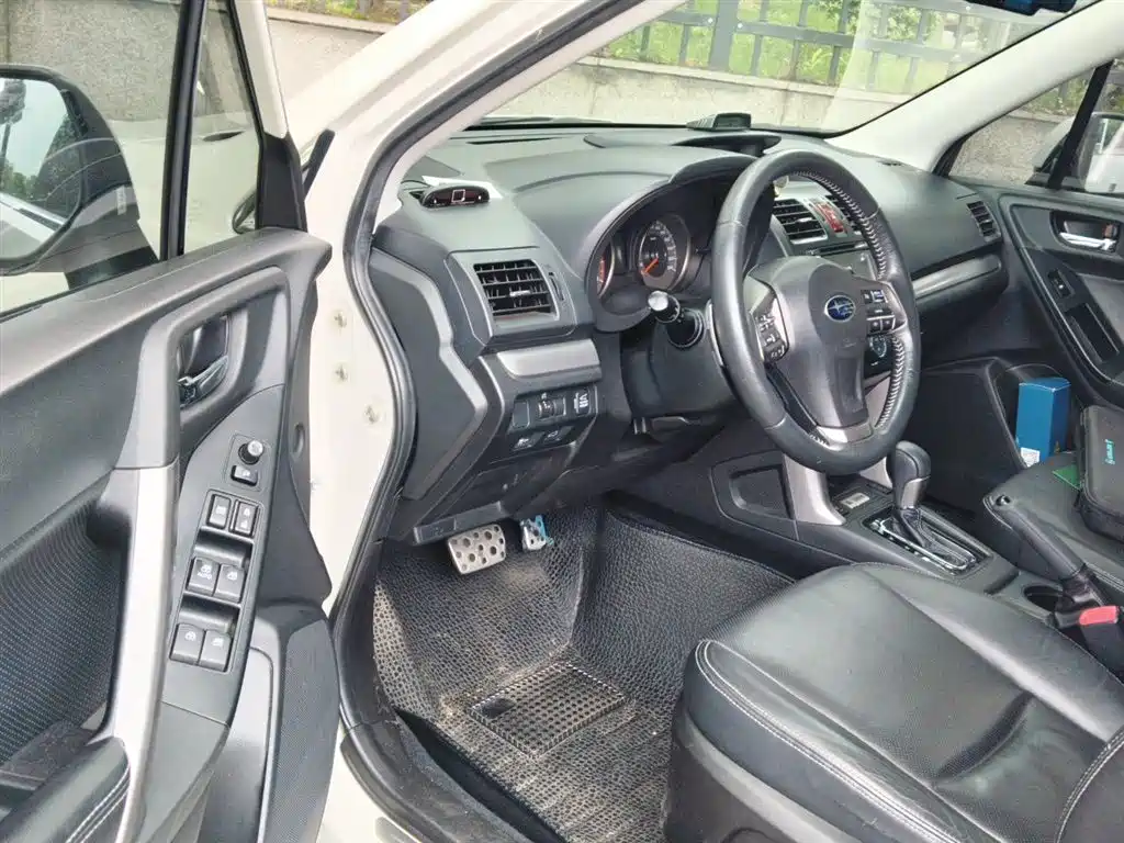 Subaru Forester 2013 2.5i Automatic Premium Edition фото 13