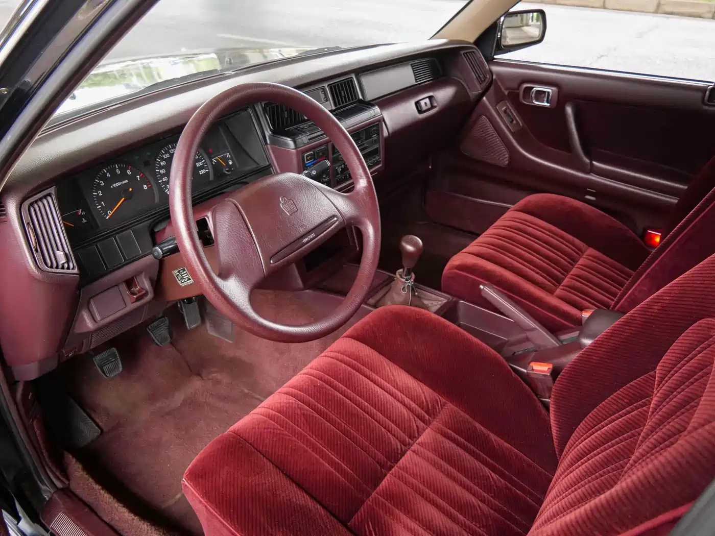 Toyota Crown фото 28
