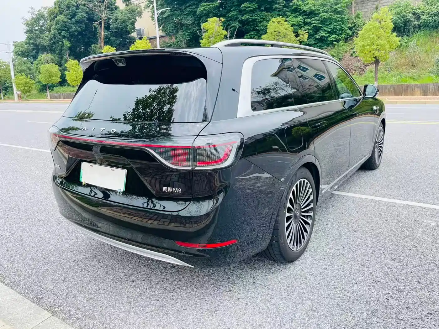 AITO Wenjie AITO M9 2025 Range Extender Max 52kWh 5-Seater фото 7