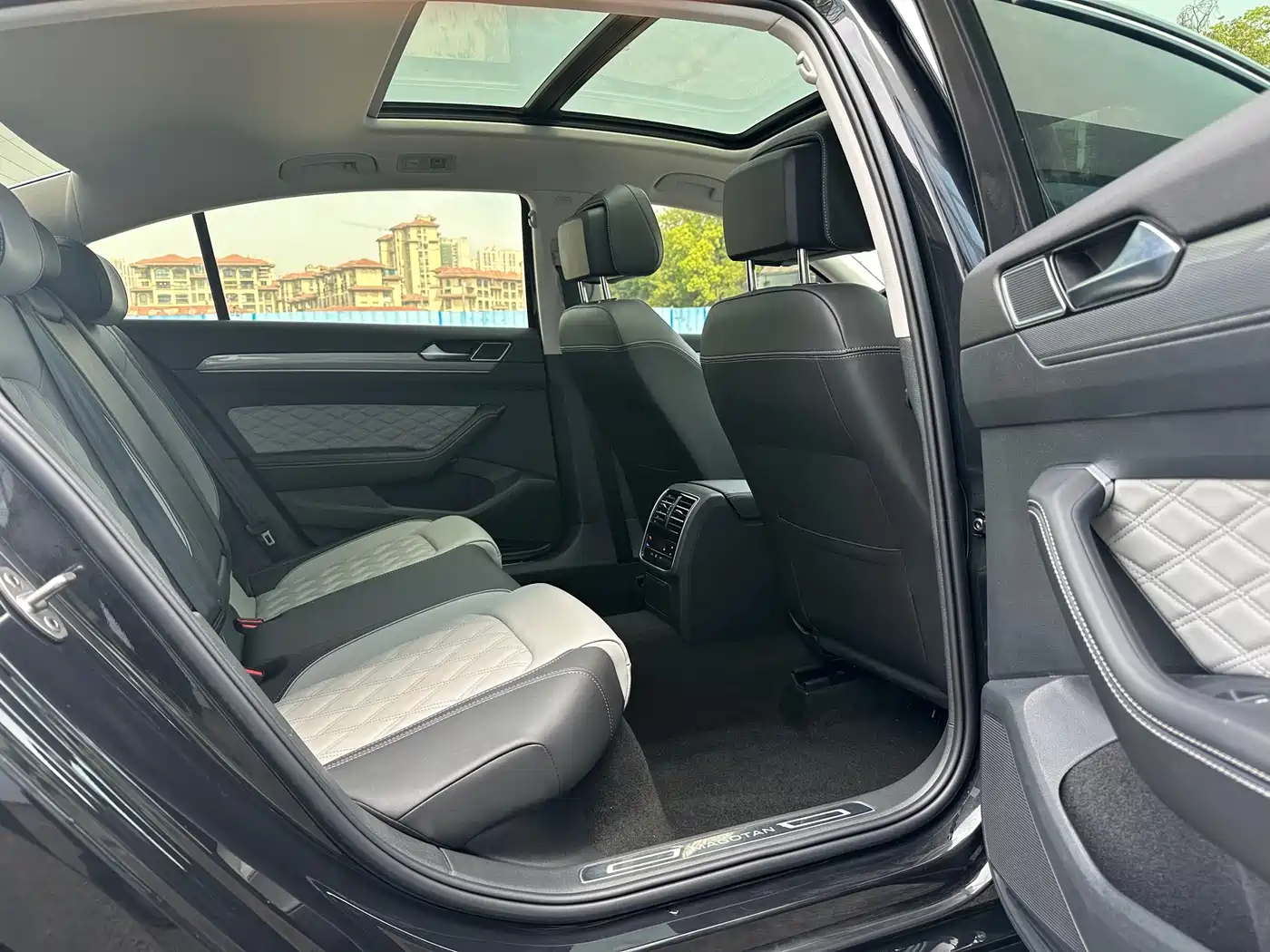 Volkswagen Magotan 2025 Model Public Edition 280TSI DSG Luxury фото 13