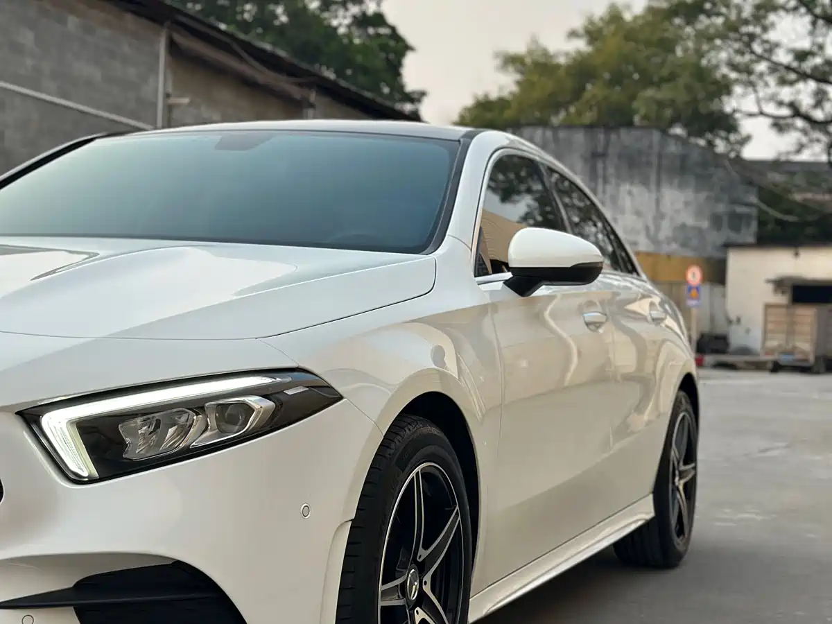 Mercedes-Benz A-Class 2021 A 200 L Sport Sedan Fashion Edition фото 24