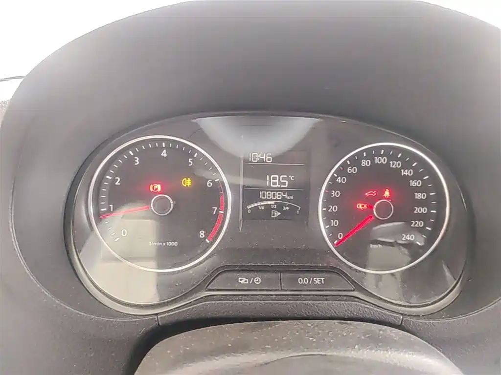 Volkswagen Polo 2014 1.6L Manual Comfort Edition фото 12