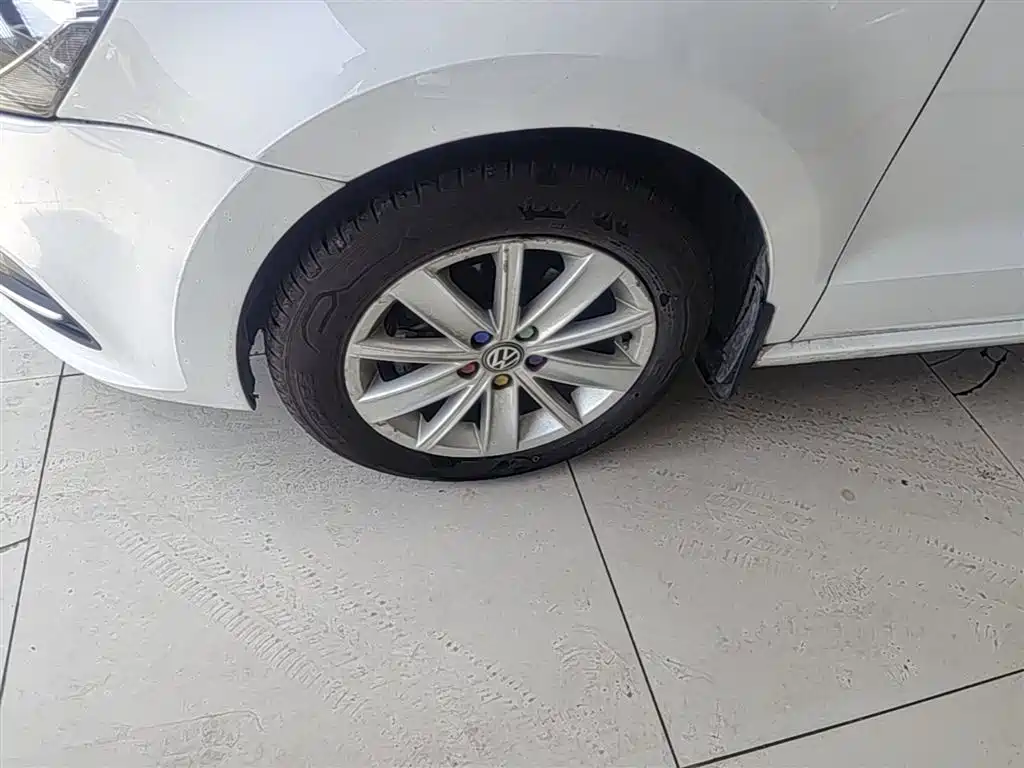 Volkswagen Polo 2014 1.6L Manual Comfort Edition фото 23