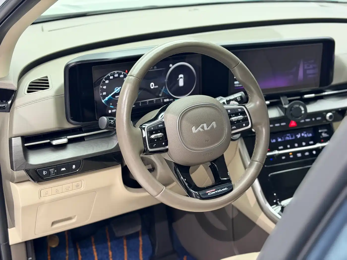 Kia Carnival 2021 2.0T Flagship Edition фото 10