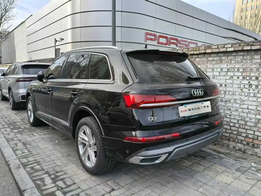 Audi Q7 2023 45 TFSI quattro S line Sport фото 2