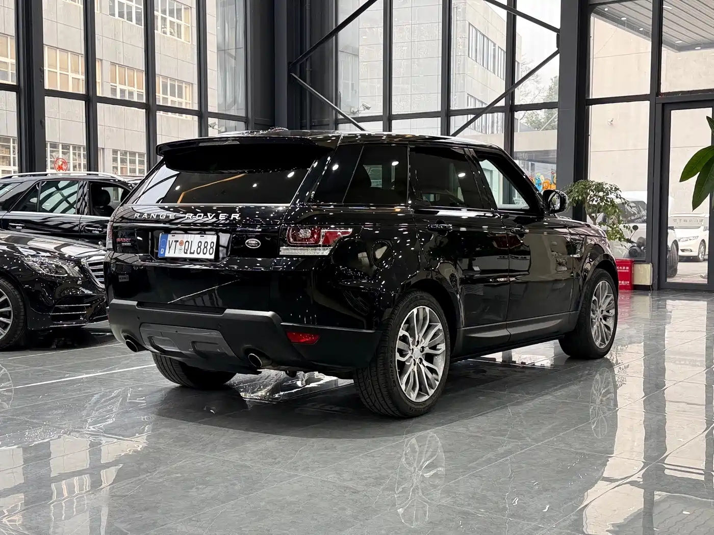 Land Rover Range Rover Sport 2015 3.0 SC V6 HSE DYNAMIC фото 2