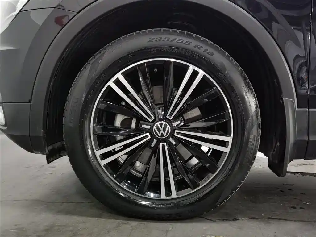 Volkswagen Tiguan L 2021 330TSI Automatic 2WD Smart фото 17